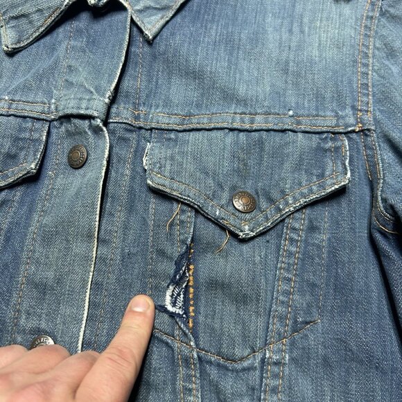 Vintage 70s Levi’s for gals denim trucker jacket big E distressed women S/M - Picture 7 of 16